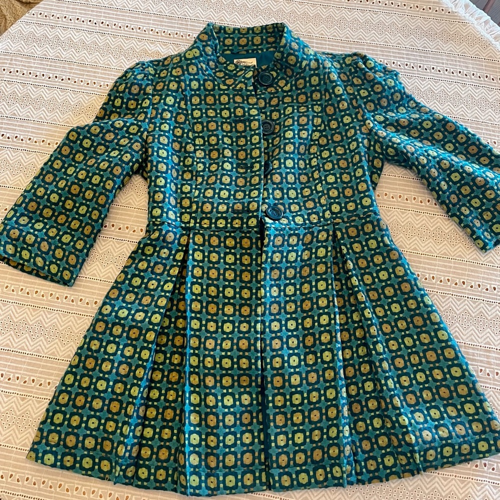 Retro vintage style pea coat
Says L but fits XS or S!!